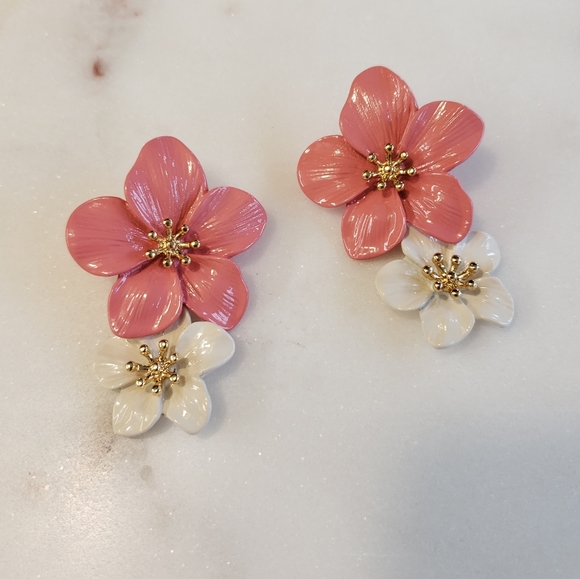 New Anthropologie Flowers Design Drop Earrings - Picture 2 of 4